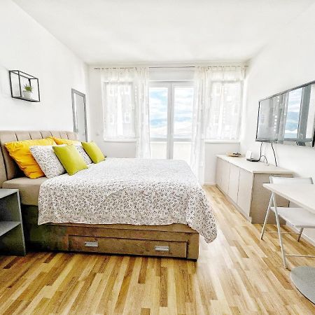 Studio Apartma Pag Blue Ocean 1 With Sea View Pag Town Exterior photo
