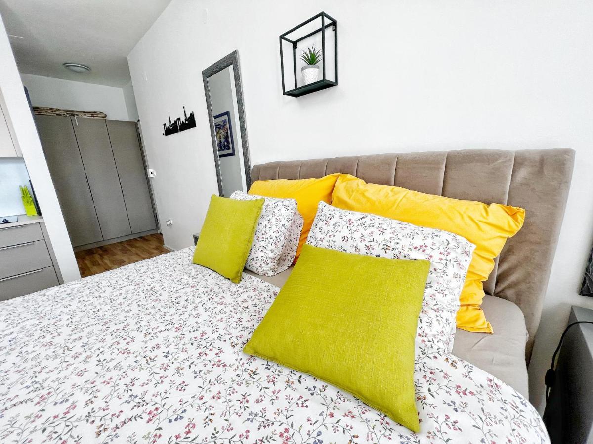 Studio Apartma Pag Blue Ocean 1 With Sea View Pag Town Exterior photo