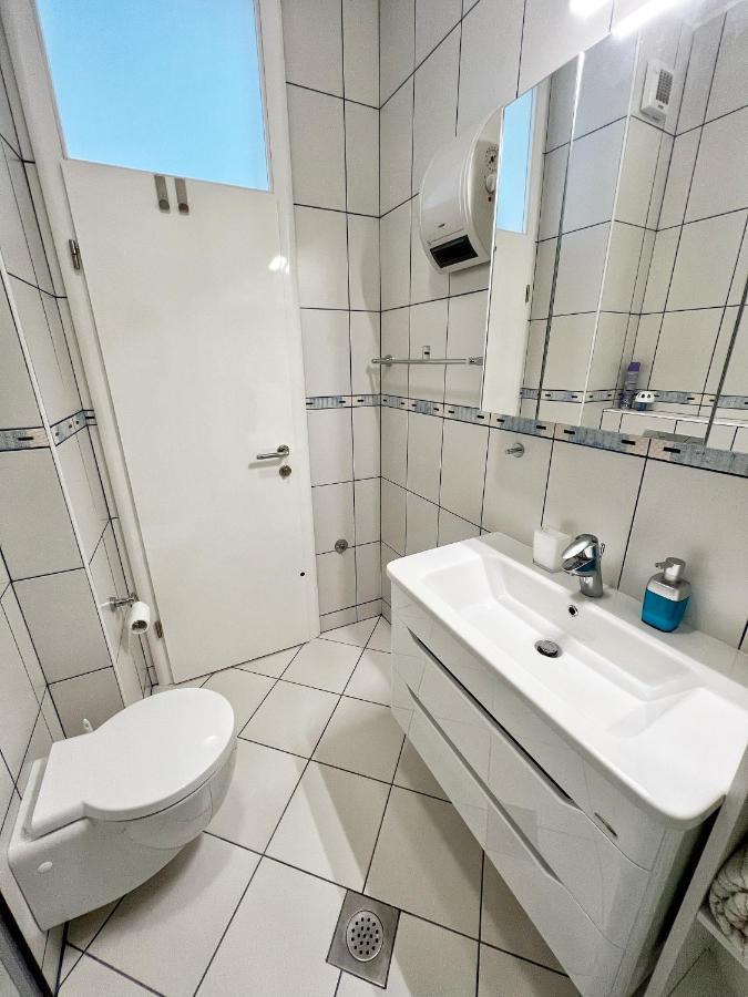 Studio Apartma Pag Blue Ocean 1 With Sea View Pag Town Exterior photo