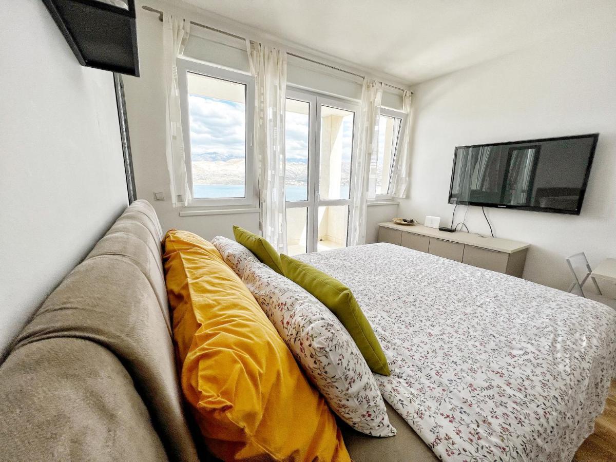 Studio Apartma Pag Blue Ocean 1 With Sea View Pag Town Exterior photo